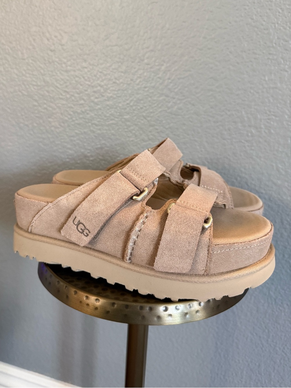UGG Women’s Goldenstar Hi Slide Sandal